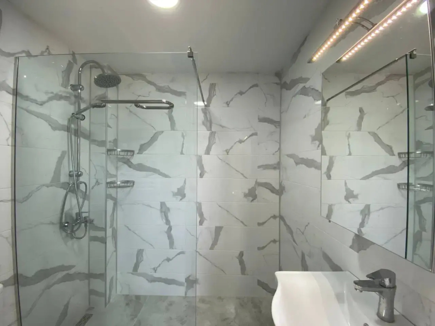 Квартира на 2-4 гостя с большой террасой и бесплатной парковкой