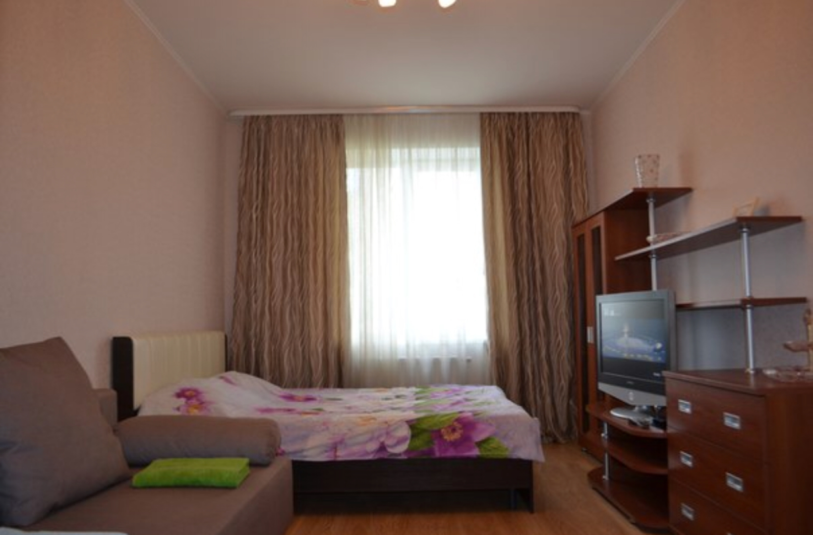 Апартаменты на шоссе Космонавтов 118