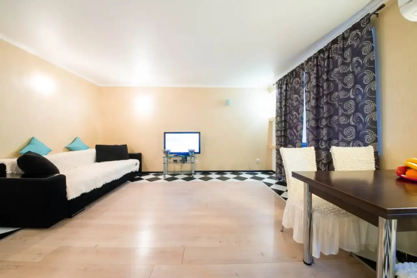 Апартаменты На Симбирцева 44