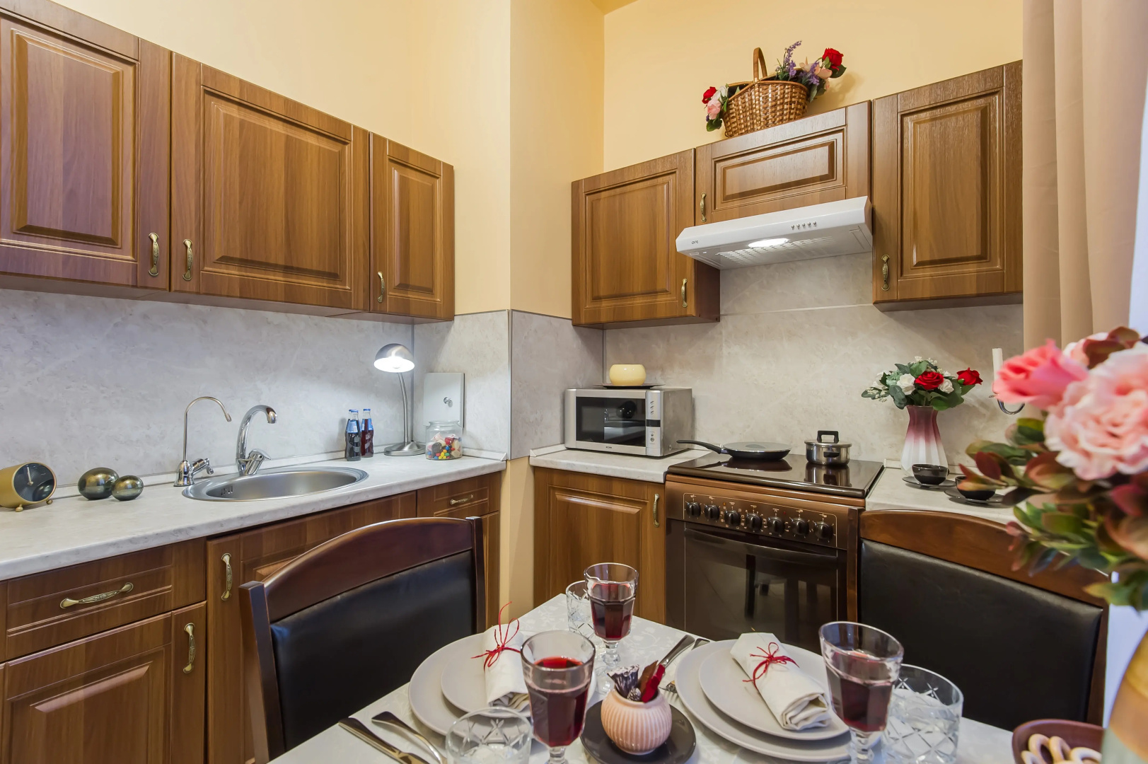 Квартира GM Apartments в Легендарной Сталинской высотке