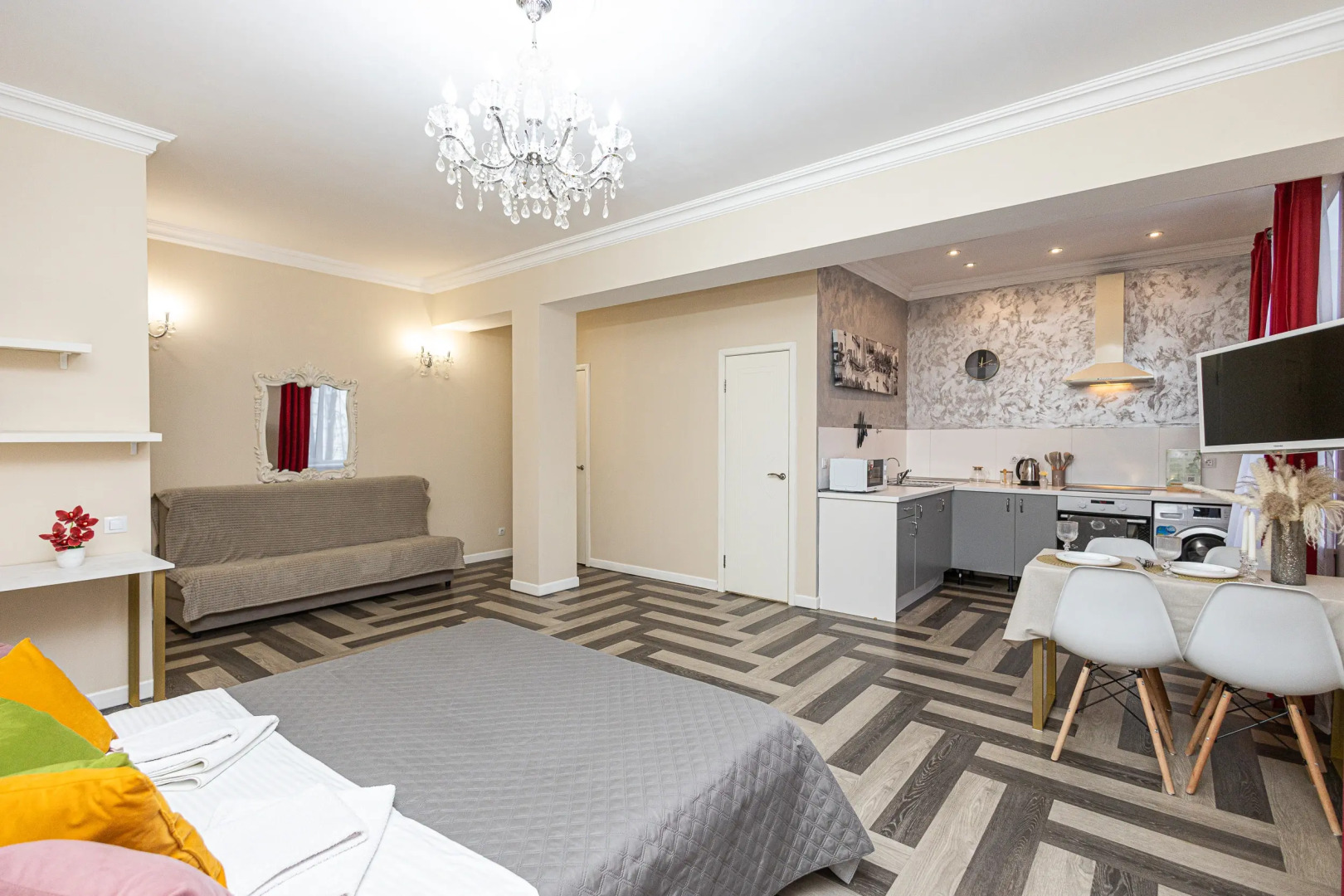 Студия СИБИРЬ HOUSE возле Тц "Я"