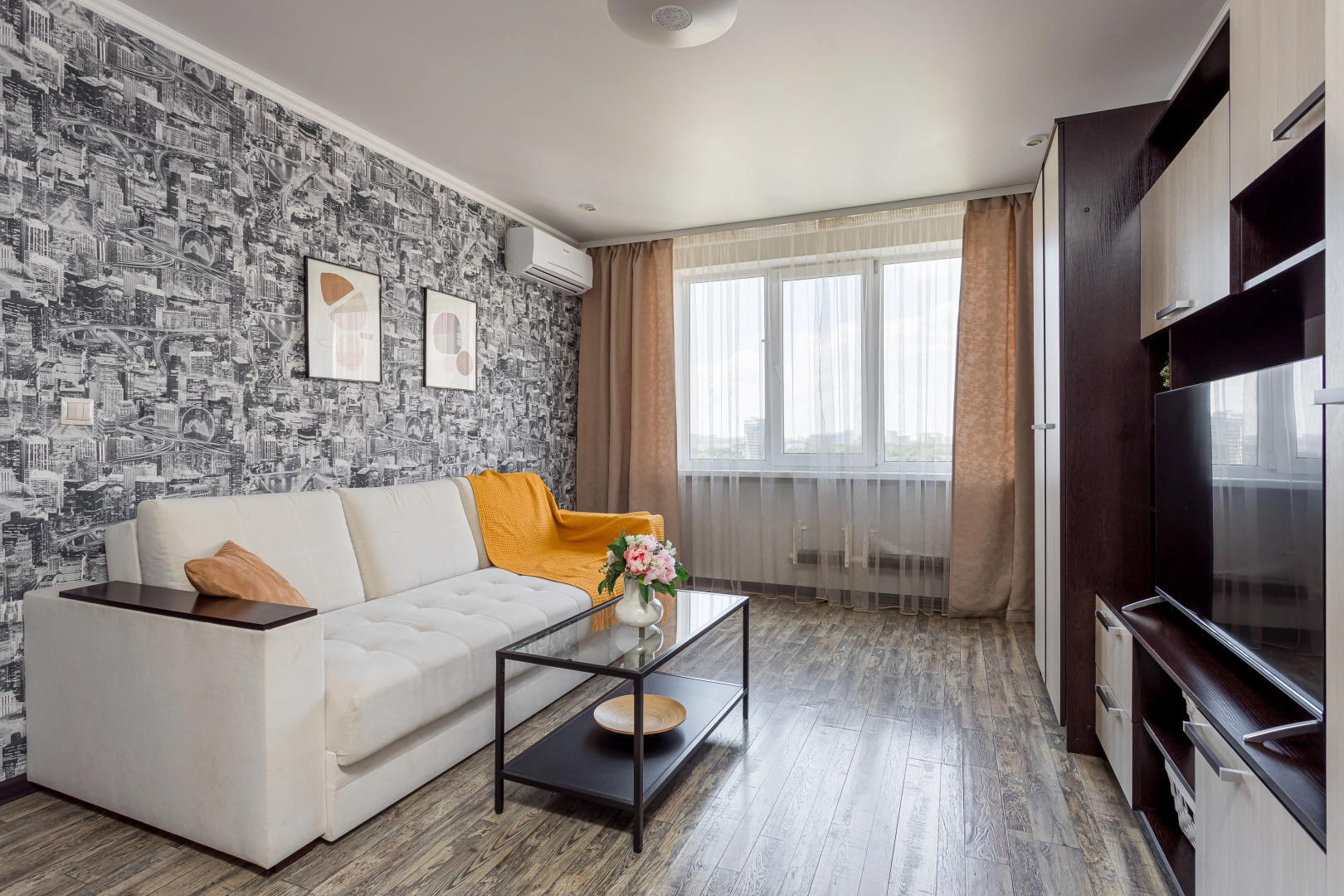 Апартаменты двухкомнатные недалеко от центра и парка