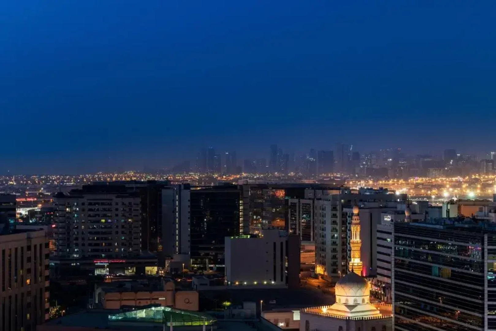 Отель Aloft Dubai Creek