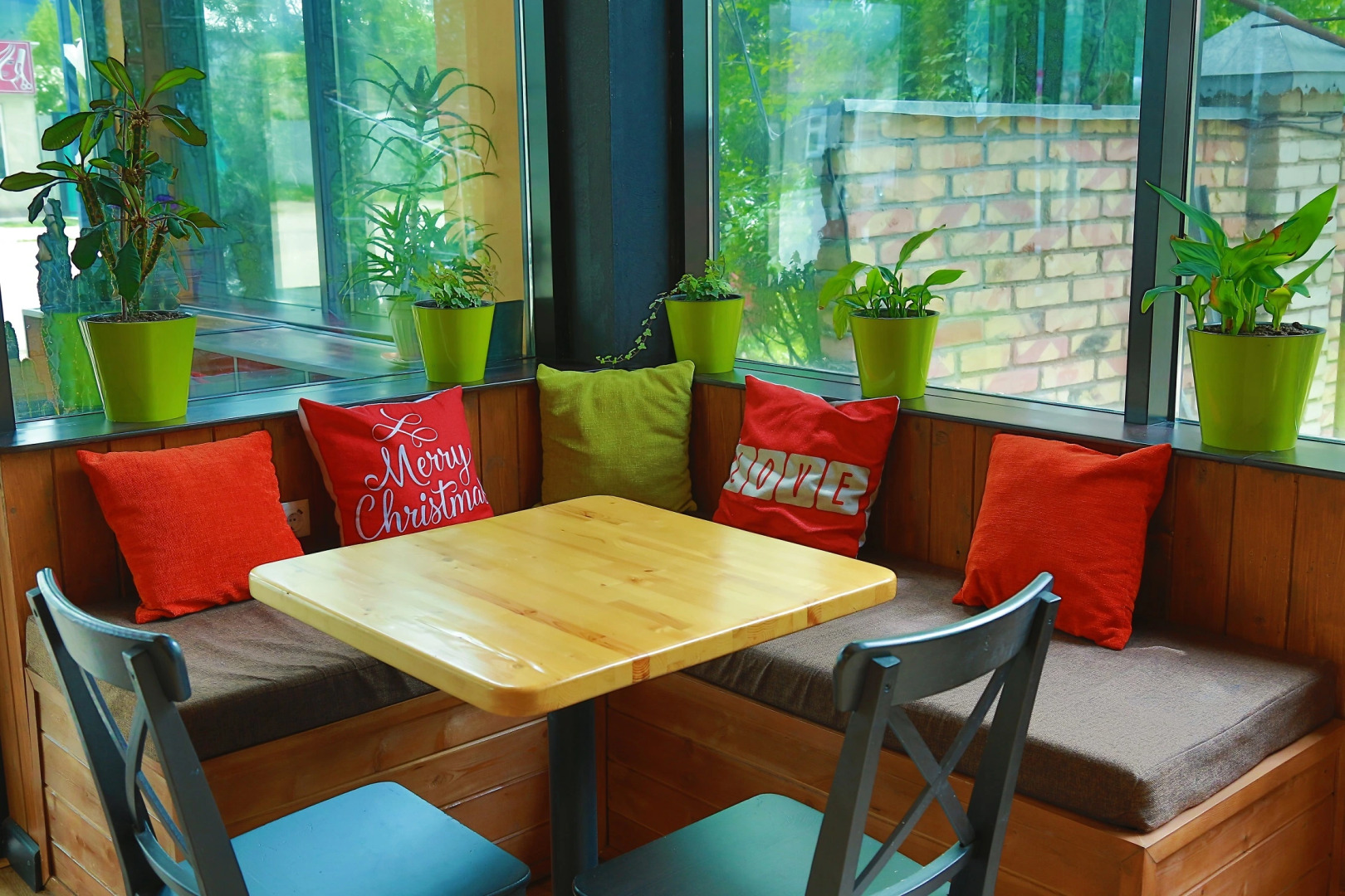 Отель Маданур