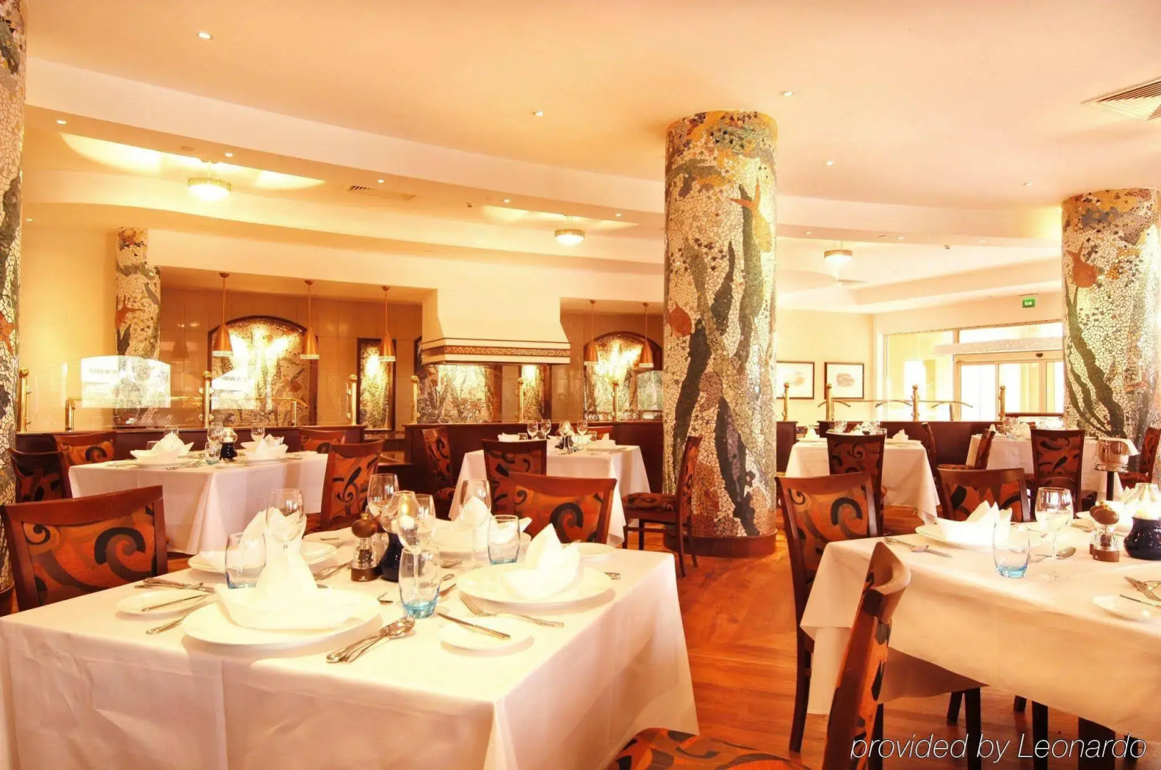 Отель Kampala Serena