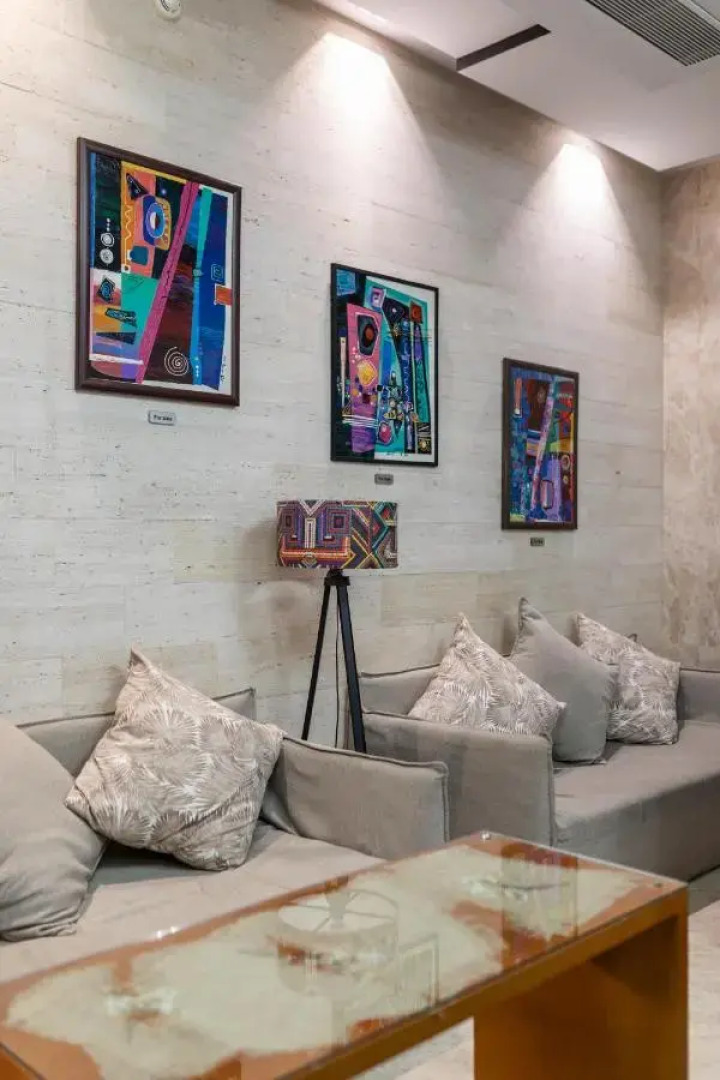 Отель Iveria Inn