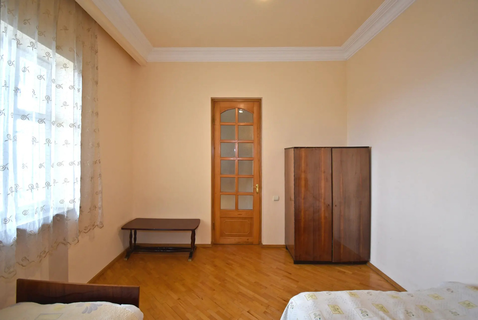 6 комнатный особняк с видом на сад