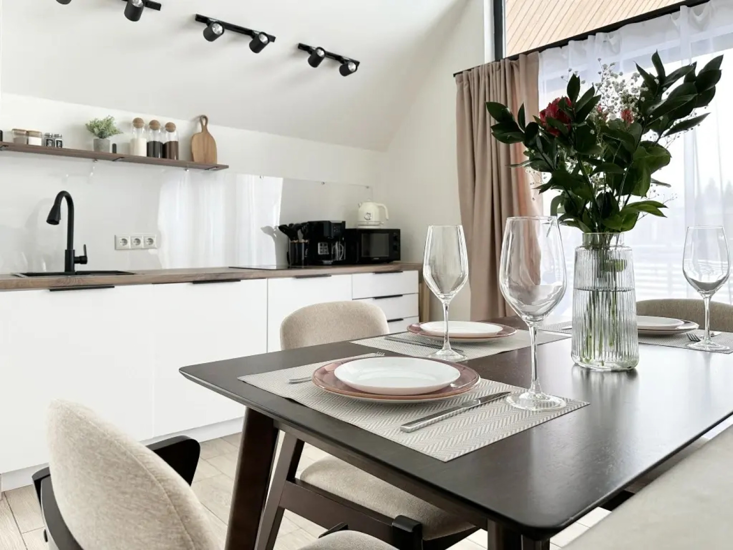 Частный Дом Барнхаус №5 с дровяной баней и горячим Чаном на 6 человек