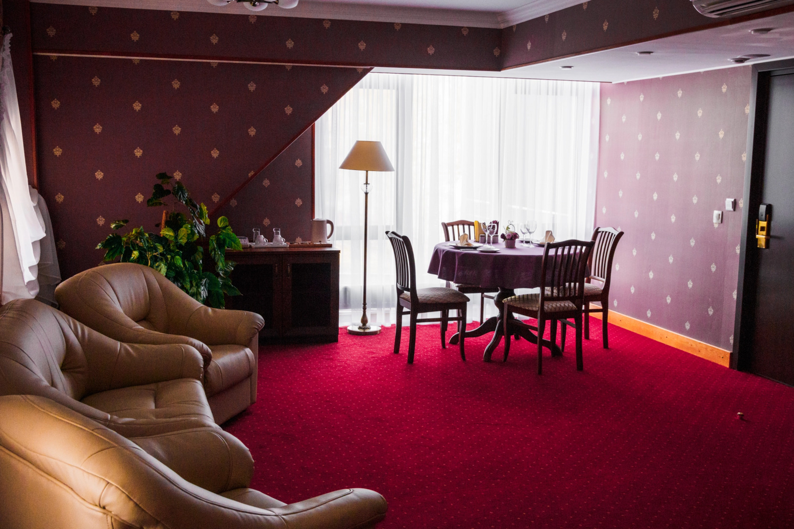 Отель Поларис