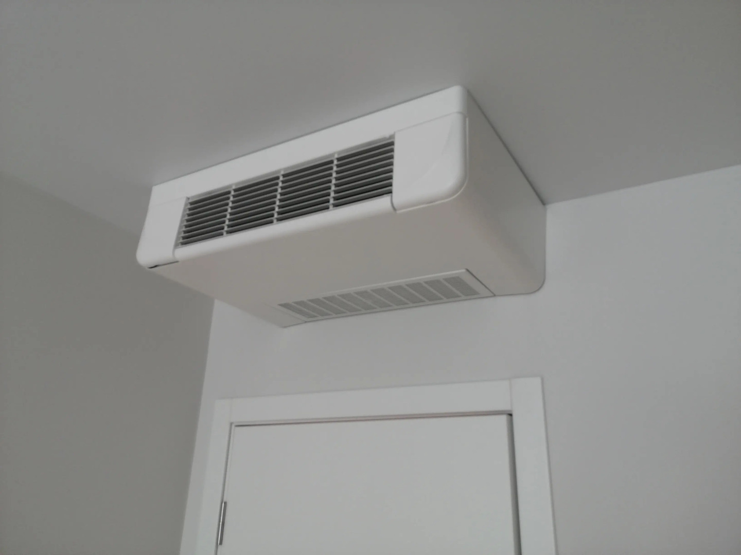 Апартаменты White pearls на Салова 61