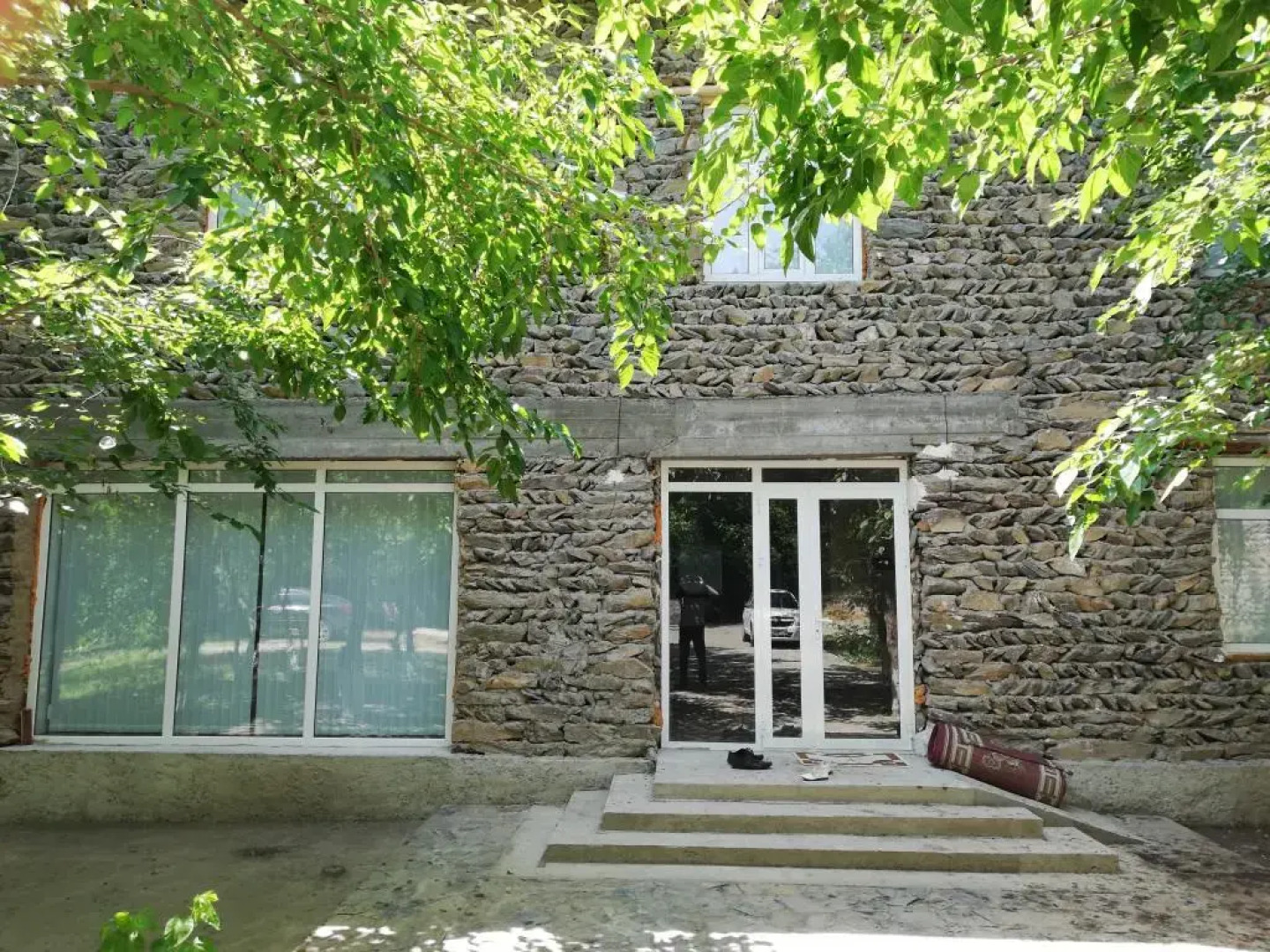 Manzarahoi Sentob hostel