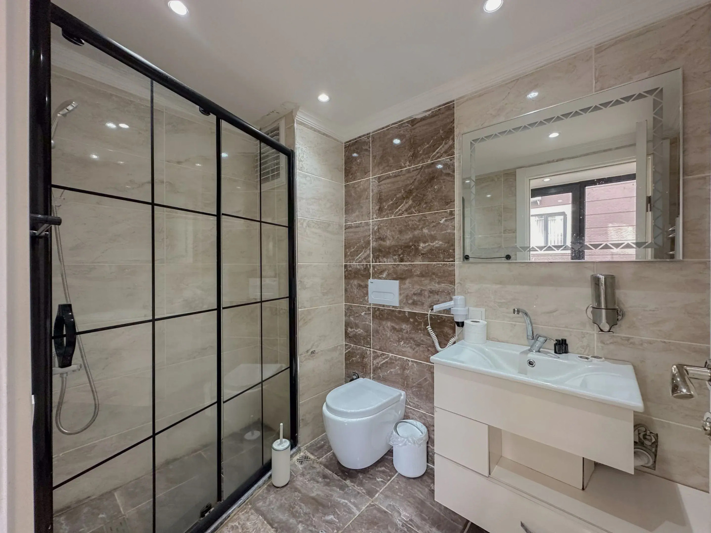 Апарт-отель Flower City Suits