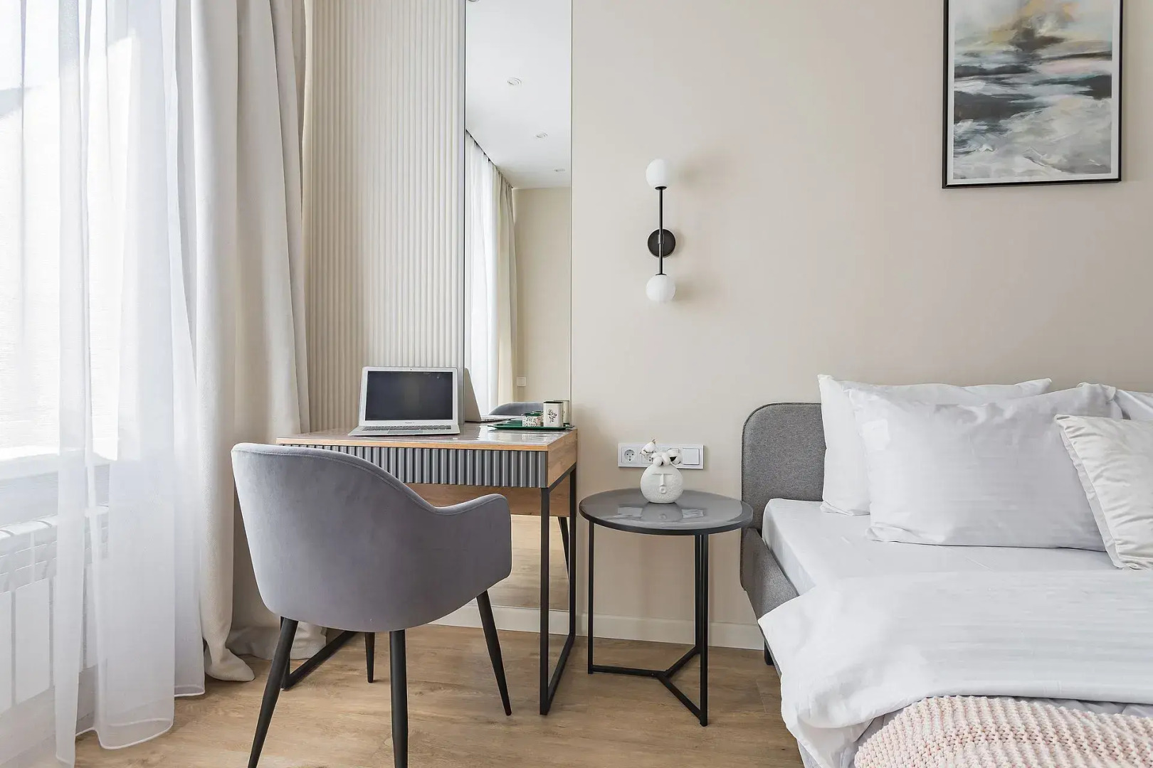 Апартаменты в центре города на улице Б Панина с парковкой Сова-Дом