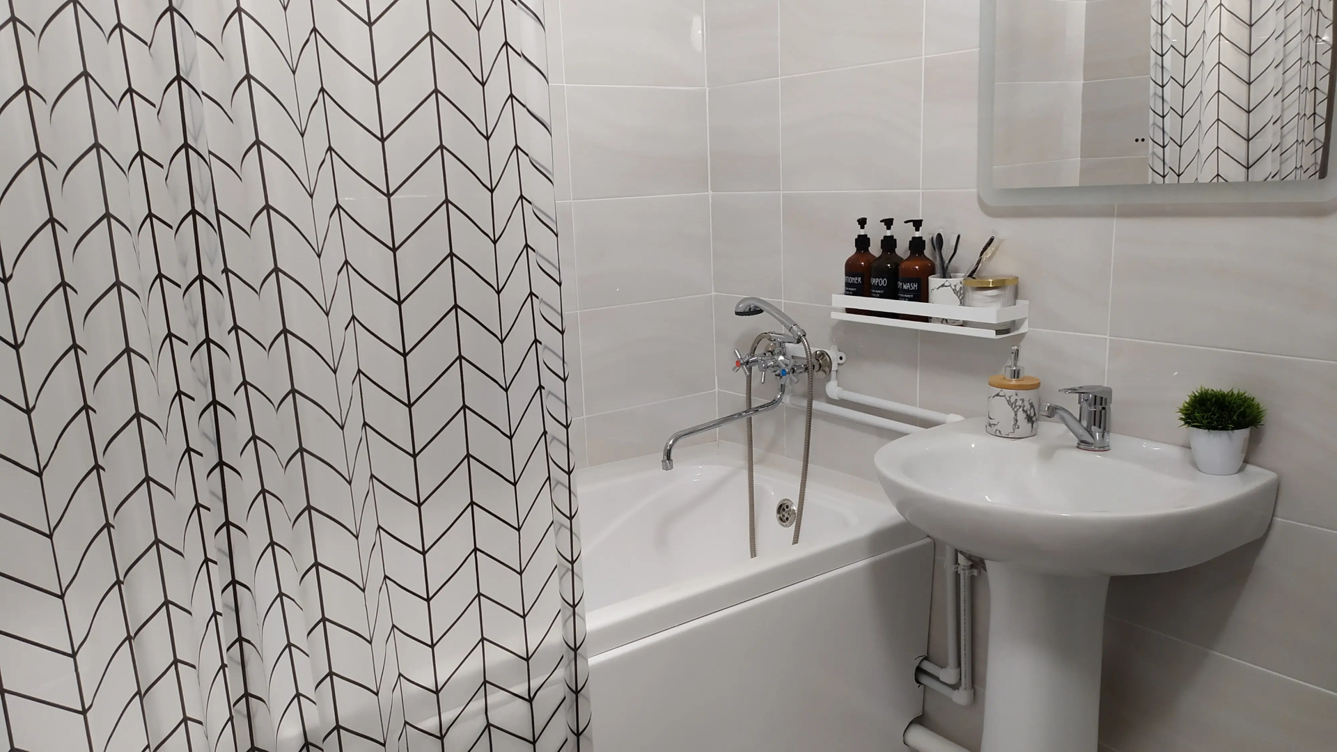 Квартира Комфортабельная Студия на Судостроительной недалеко от Красноярских Столбов и Роева Ручья