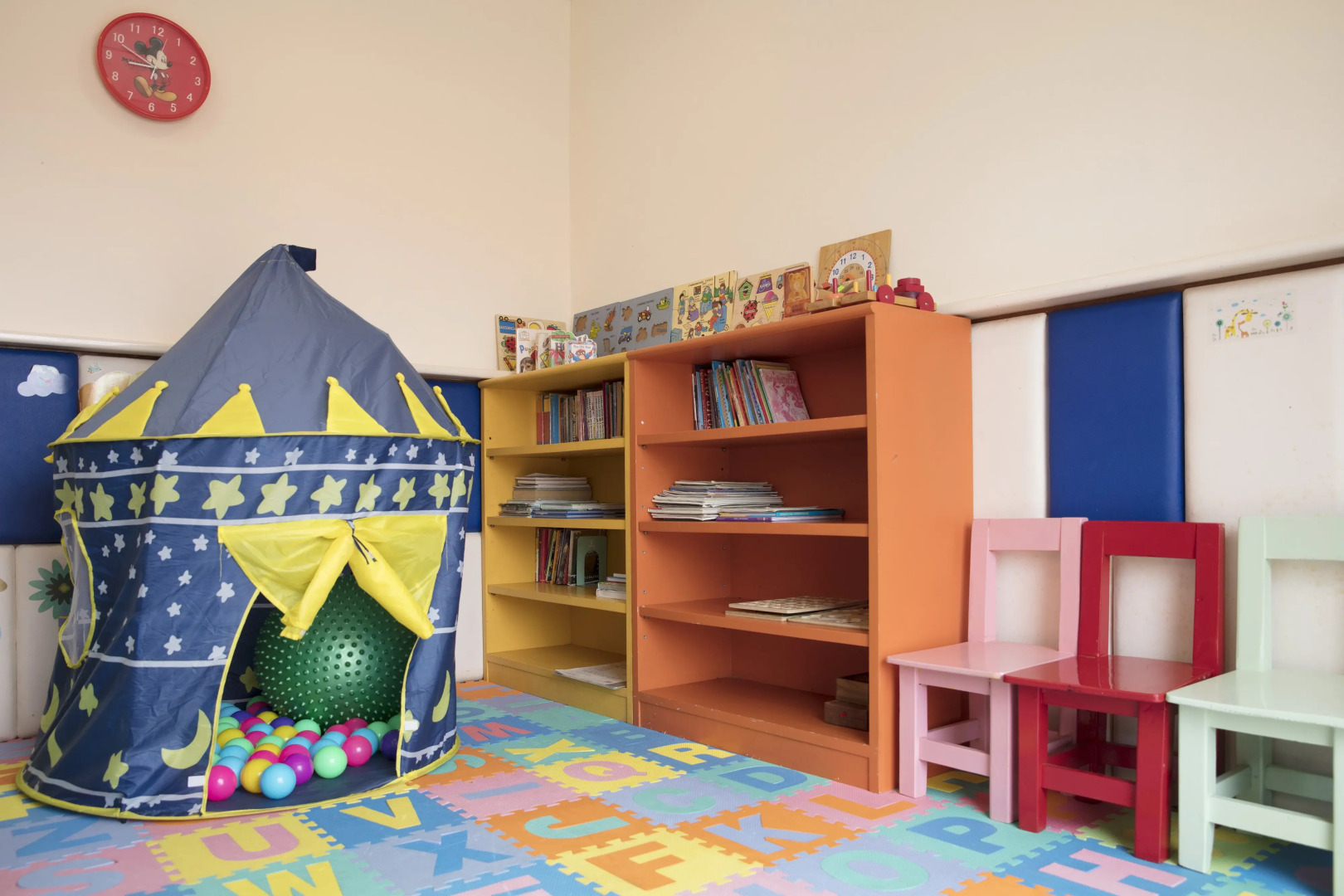 Отель Chom View