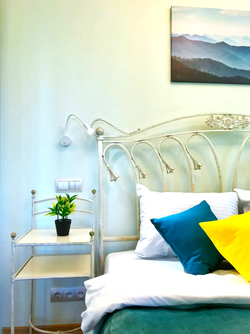 Квартира Уютная 2-х комнатная в 1 минуте от метро Академическая