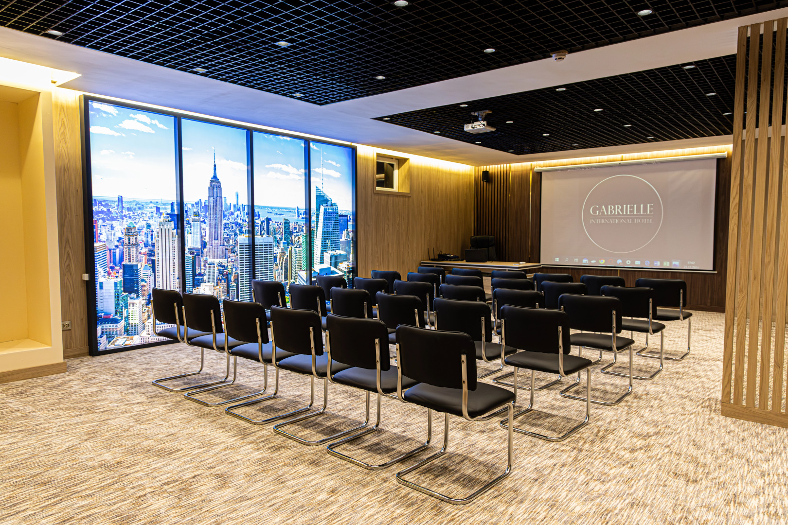 Отель Gabrielle International