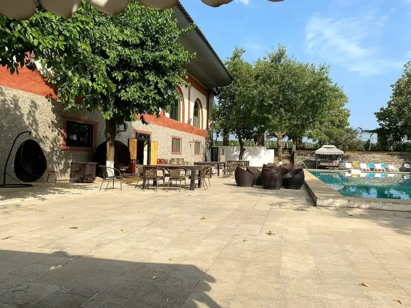 Отель Chabiant Winery