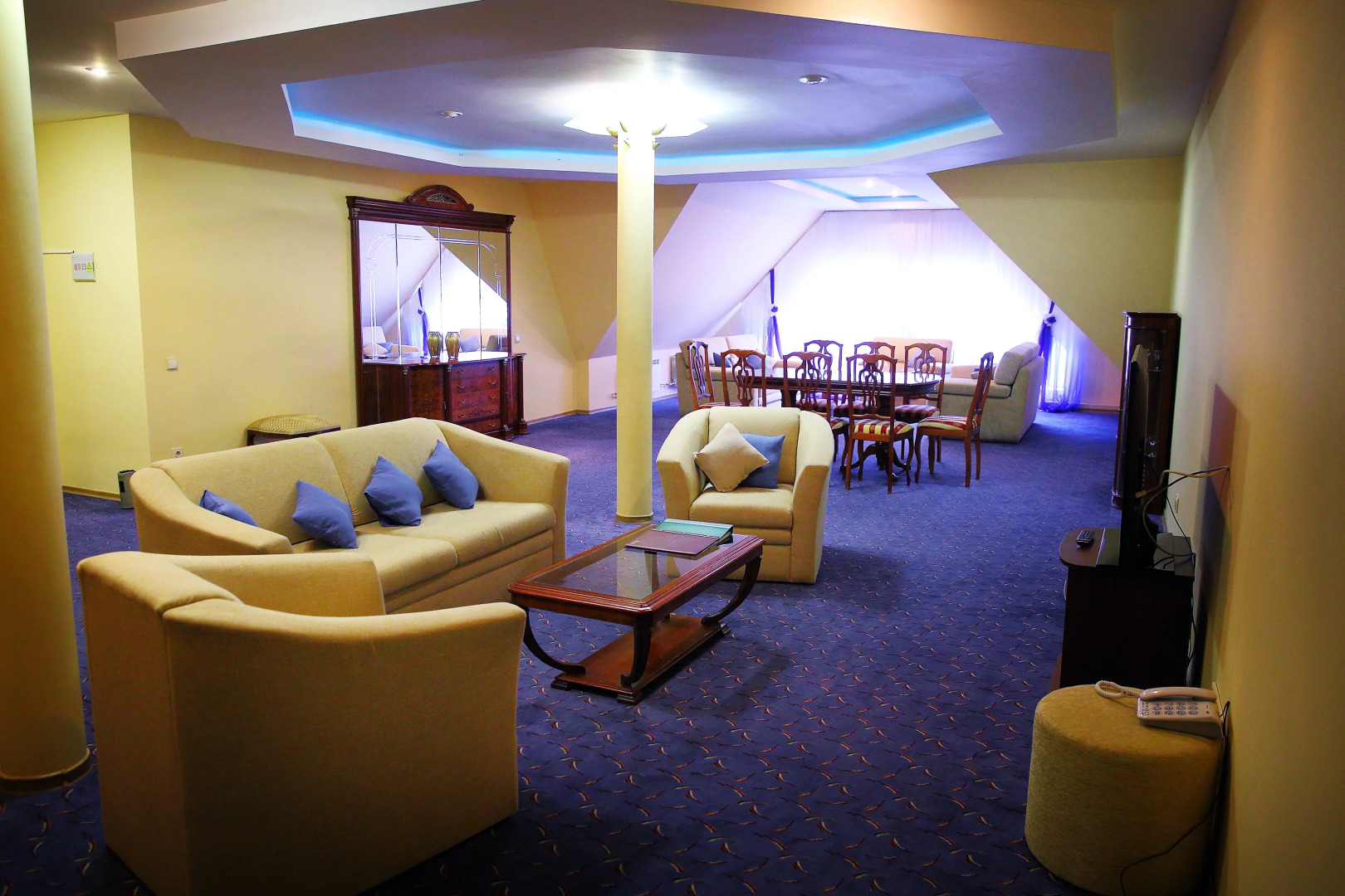 Отель Гостинично-развлекательный Комплекс Континент