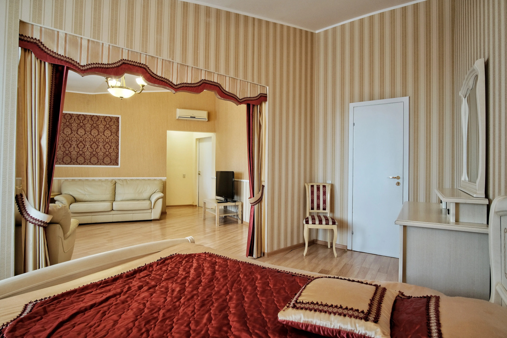 Отель Донжон