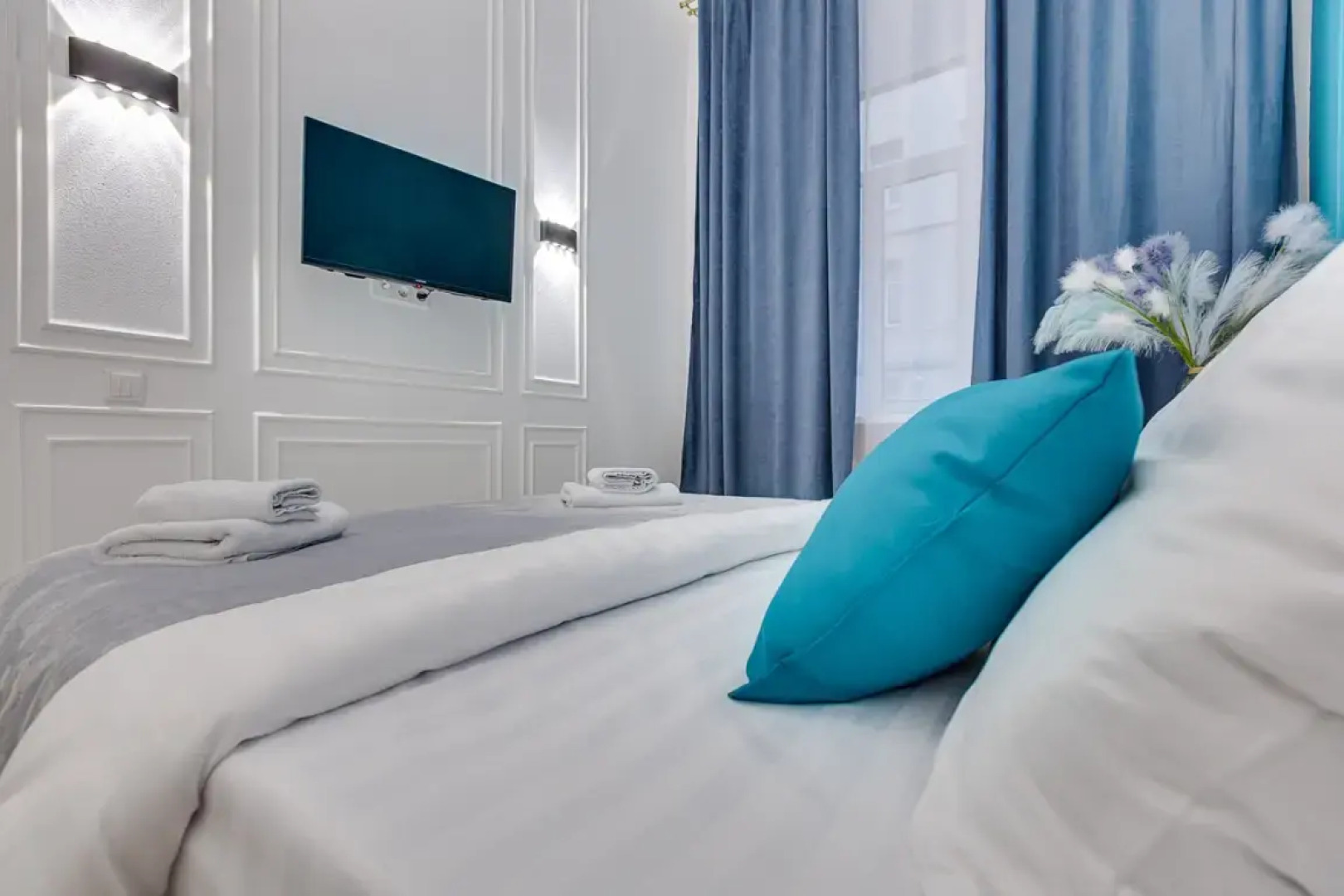 Апартаменты Бирюза и Подсолнух ВПитер на сутки 1