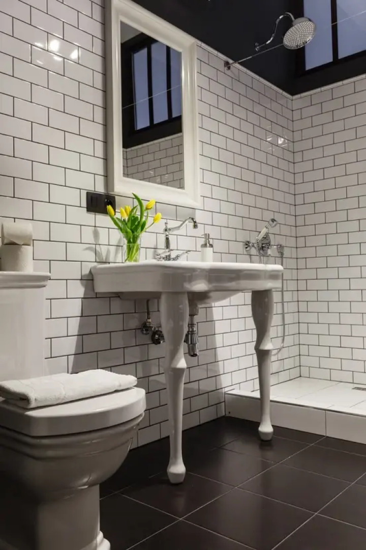 Inretro White by Apartica