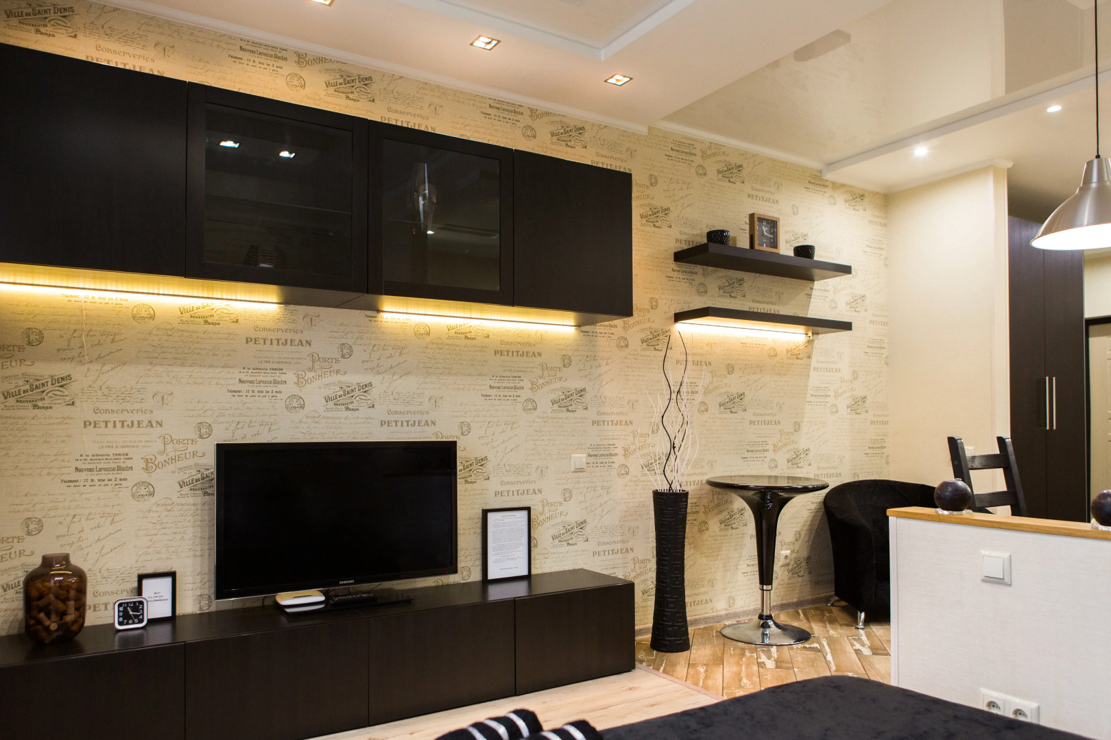 Апартаменты на улице Дмитрия Михайлова 4