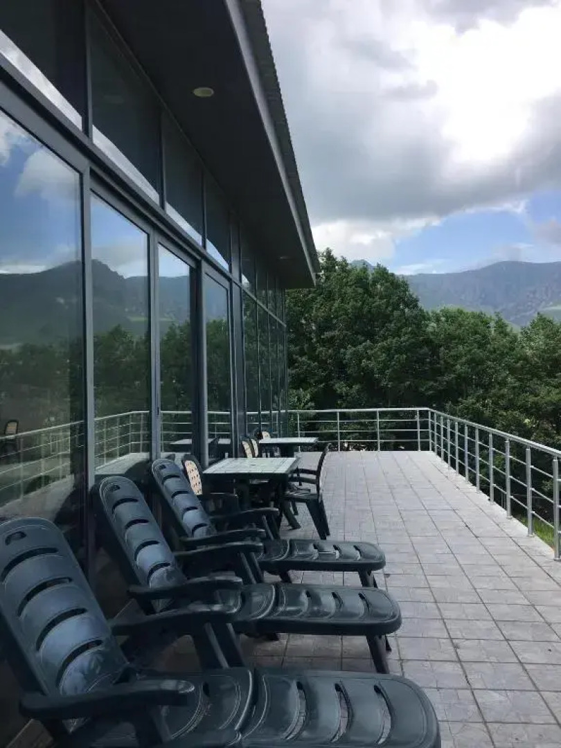 Курортный отель Ani