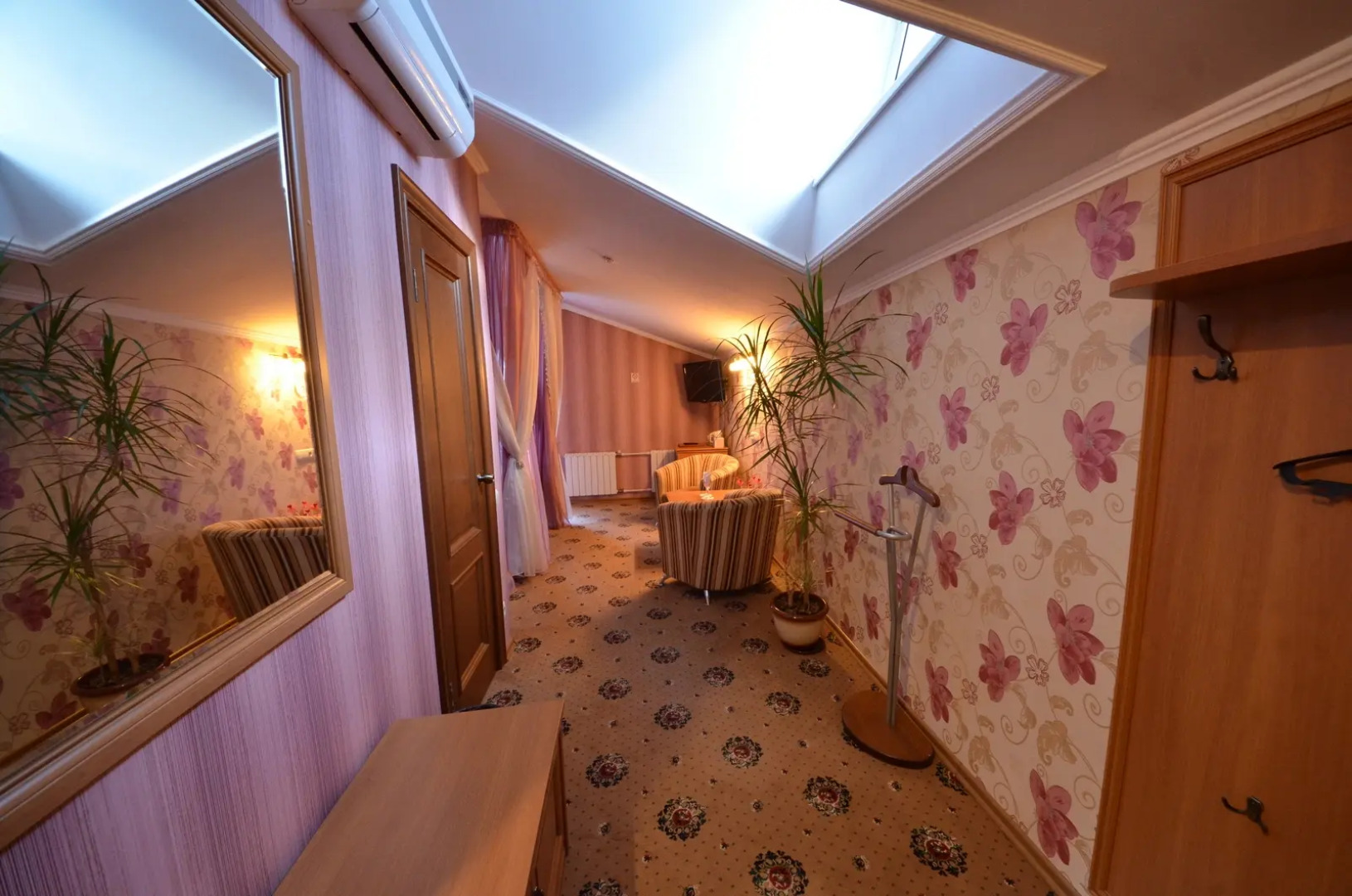 Отель Семь Пятниц