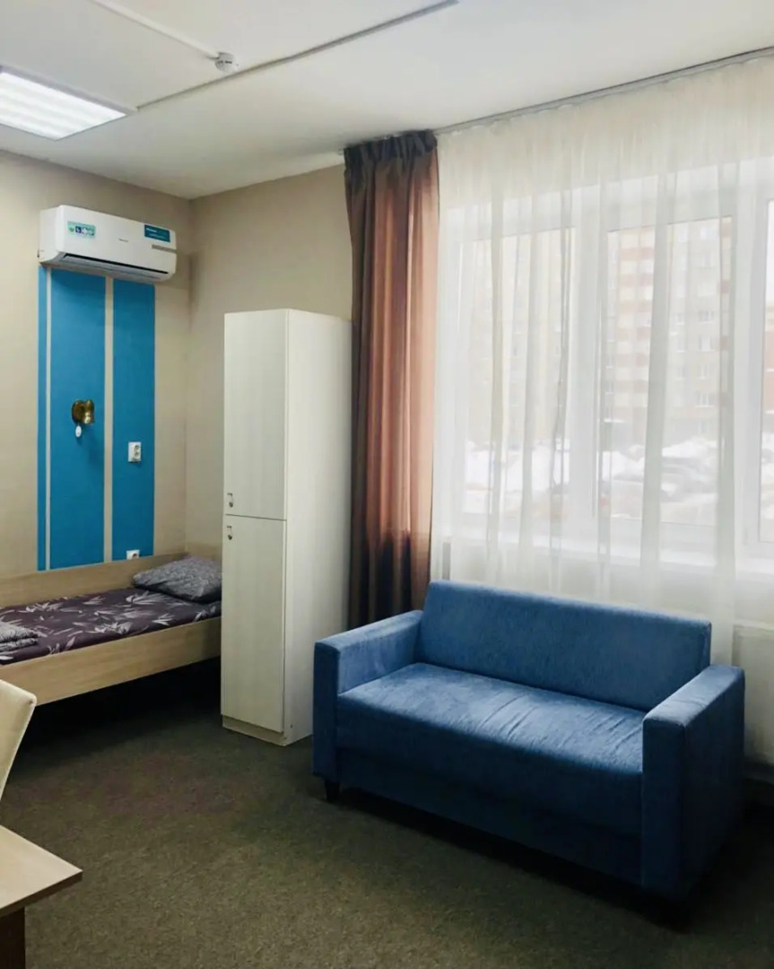 Хостел Happy House на Холмогорова