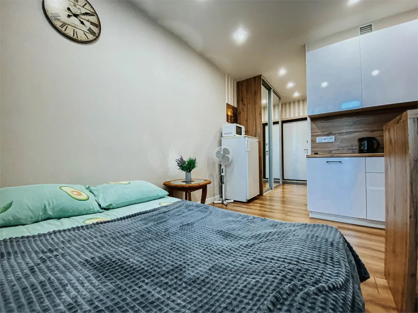 Апартаменты в ЖК Аквамарин у ТЦ Аквамолл 1008