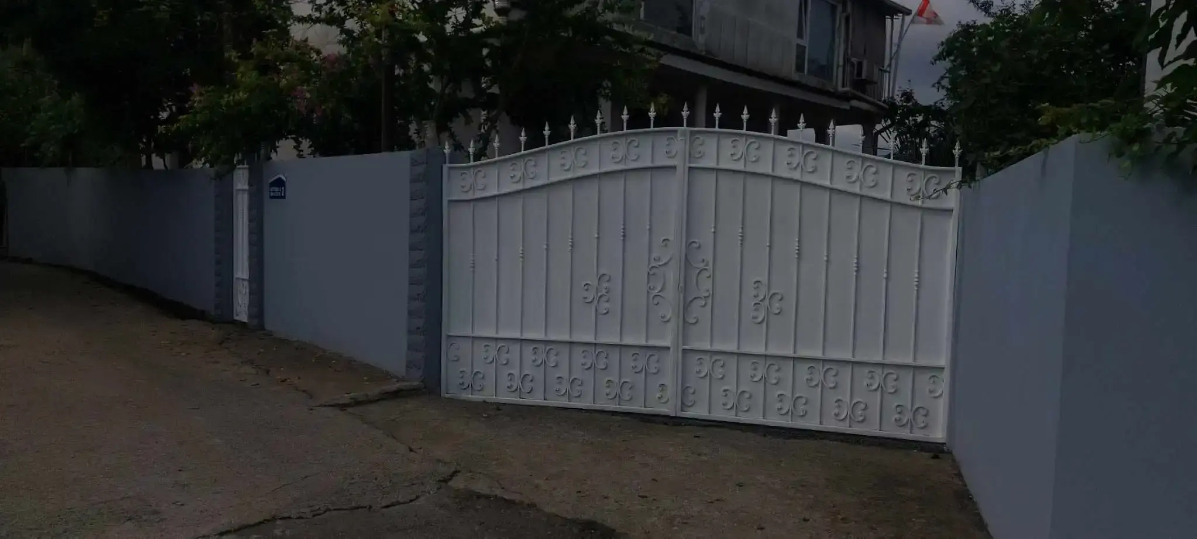 Отель TJ GARDENS