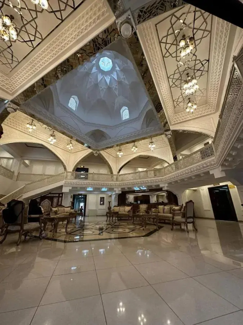 Отель Shahriston