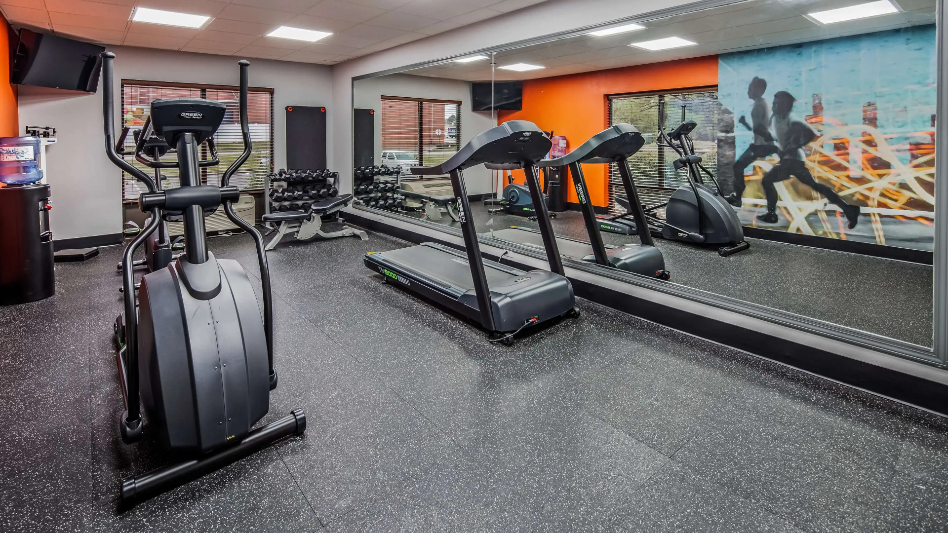 Отель Comfort Inn & Suites