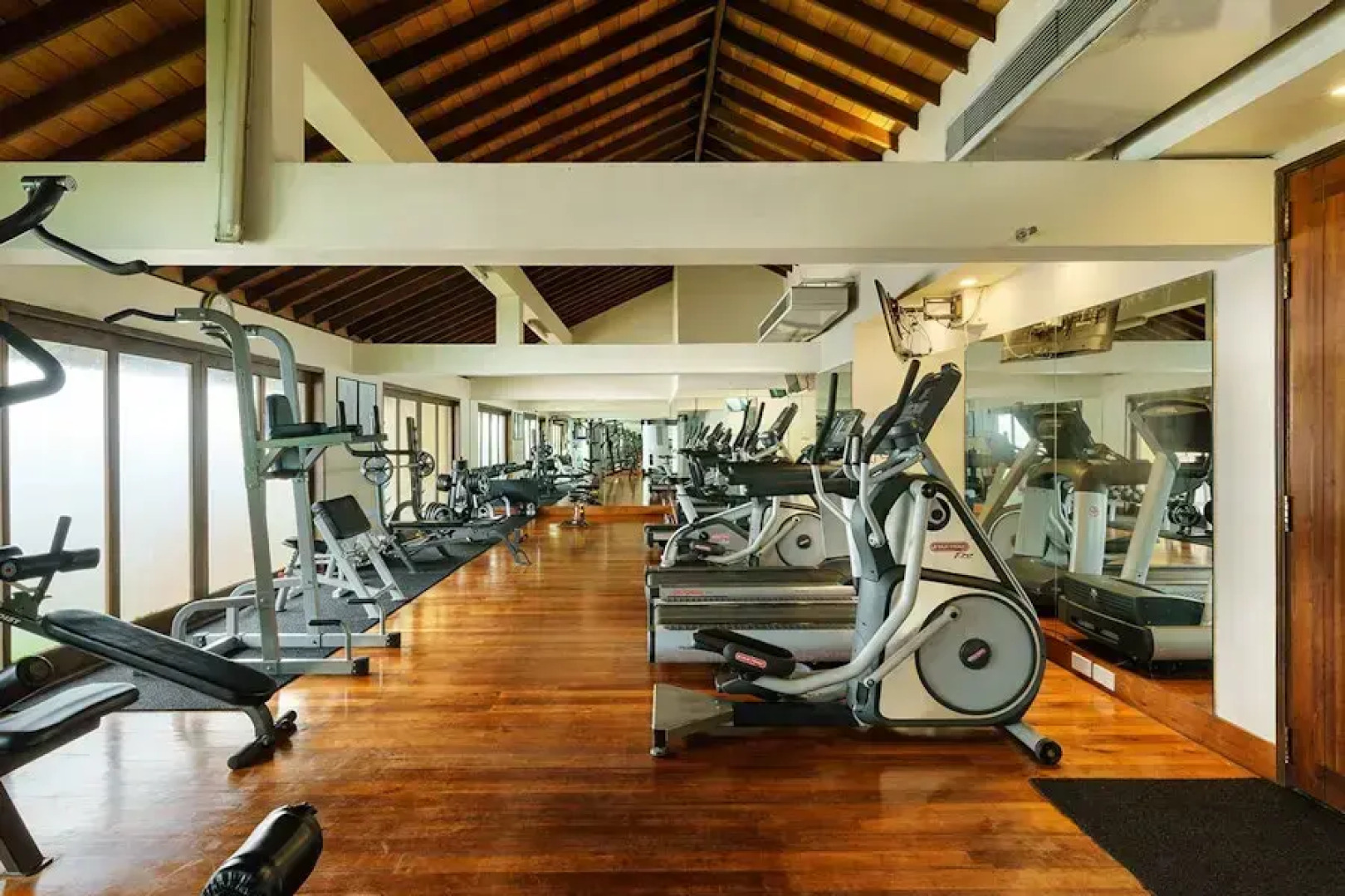 Курортный отель The Fortress Resort&Spa