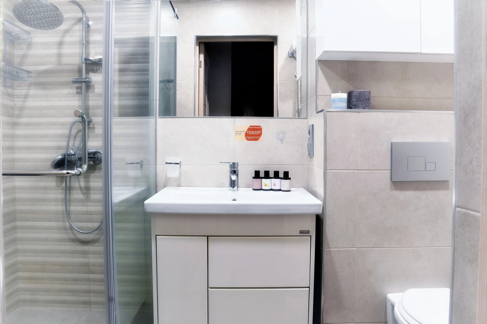 Апартаменты Stylish Gem Steps to Republic Square