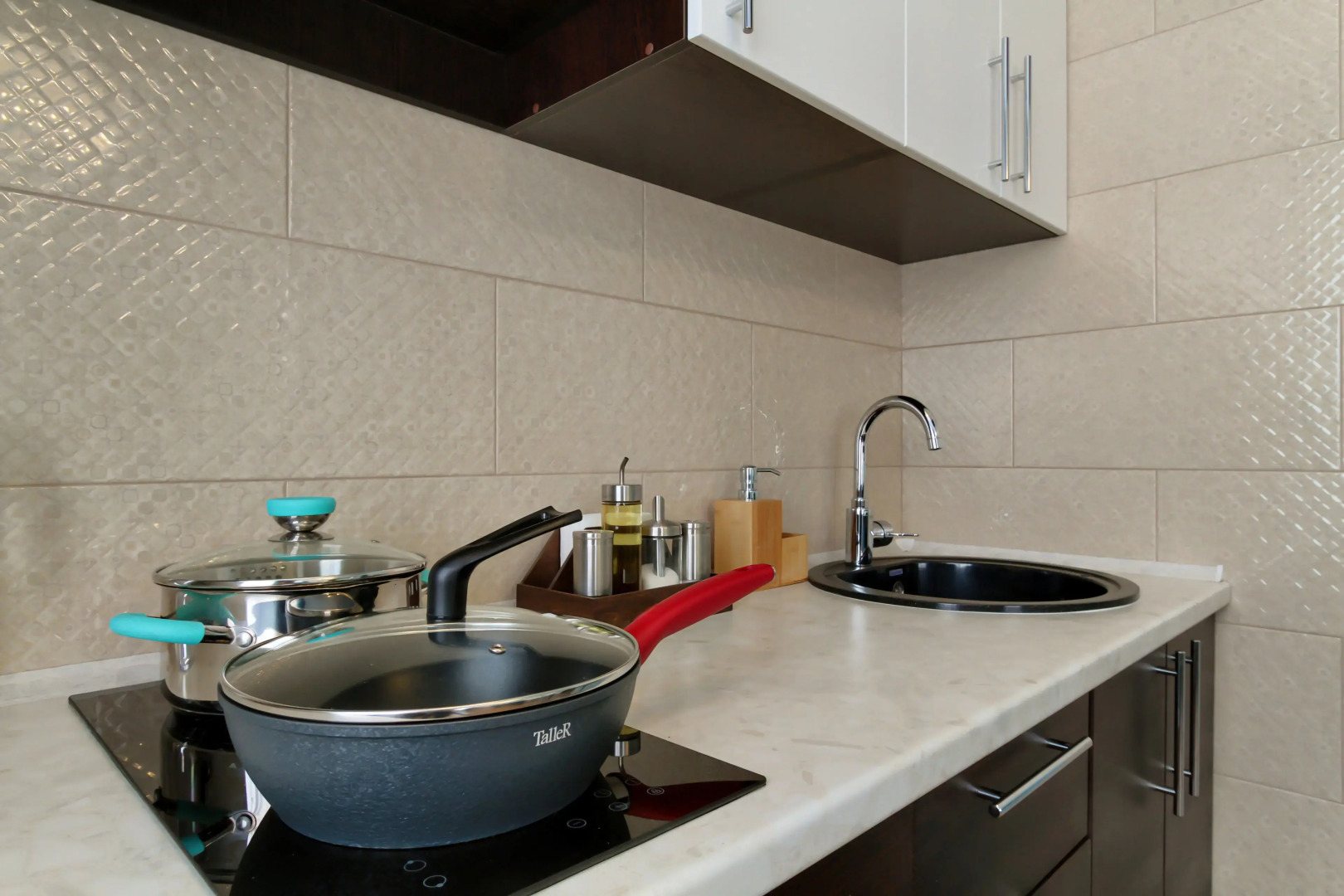 Квартира iHome: Живите с видом на Оперный театр