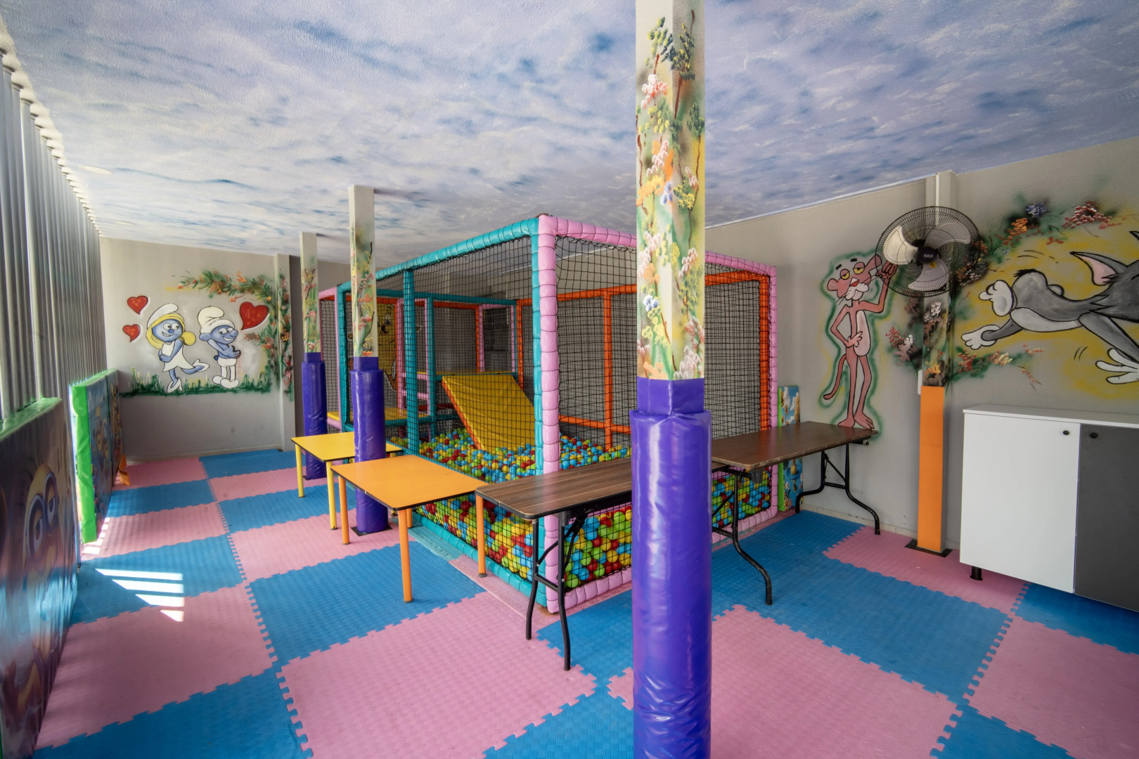 Отель Armas Beach