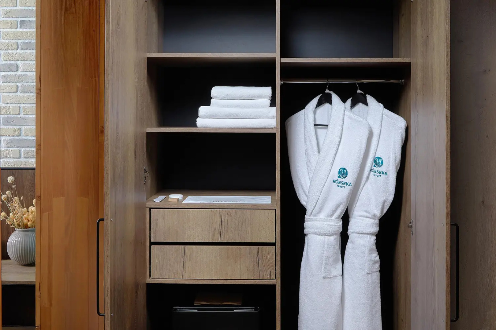 Отель Хорсека Резорт