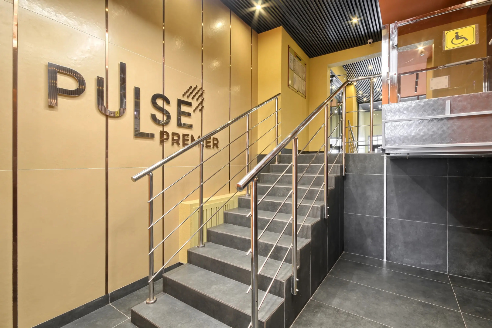 Апартаменты MyHomeYourHome на Дальневосточном проспект 19 к1