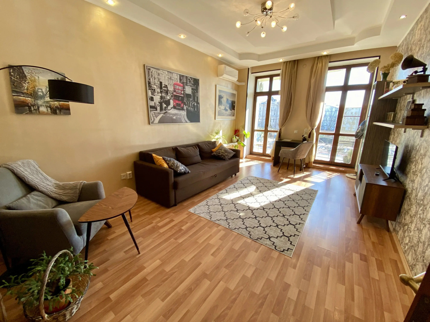 Видовая Двухкомнатная Элитная Квартира на Чёрном Озере