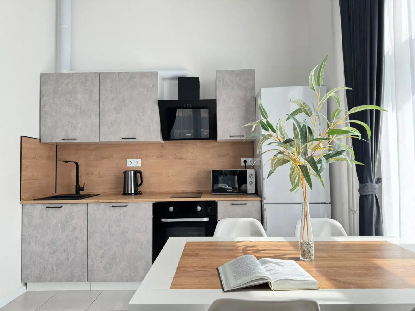 Квартира Двухкомнатная просторная и уютная ArtApart