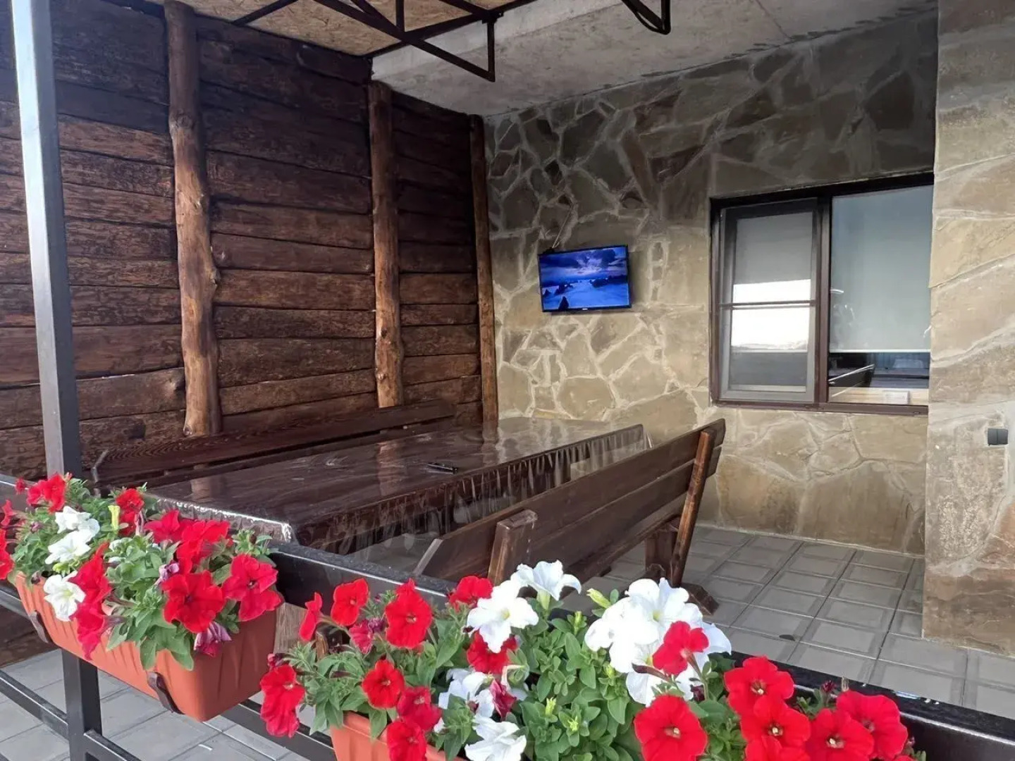 Частный дом с баней, бассейном и мангалом