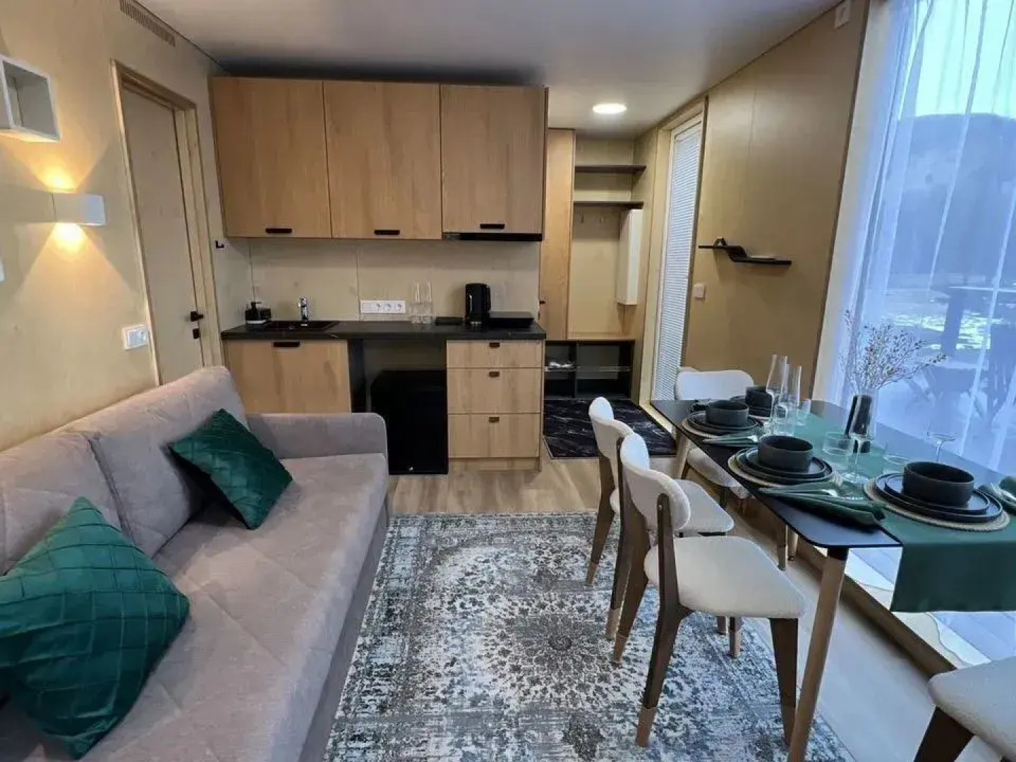 Частный дом Mодульный дом Cны Алтaя с пaнopaмным видом на тaйгу и гopу Cpлык