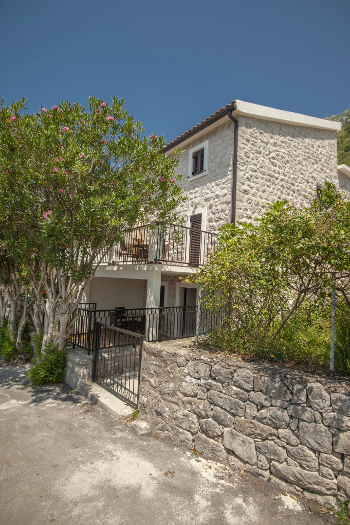 House Flip Rezevici Villa