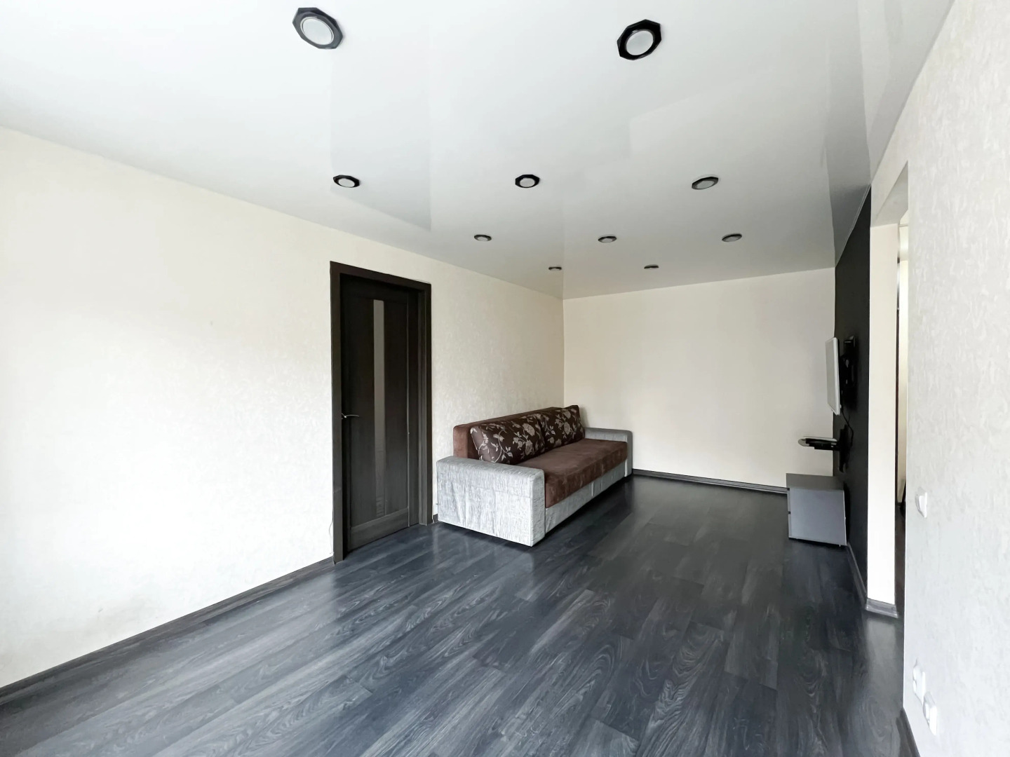 Квартира 2-комнатная на Коминтерна 17