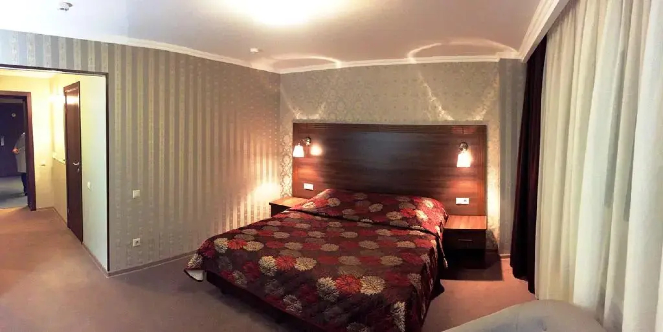 Отель Аврора