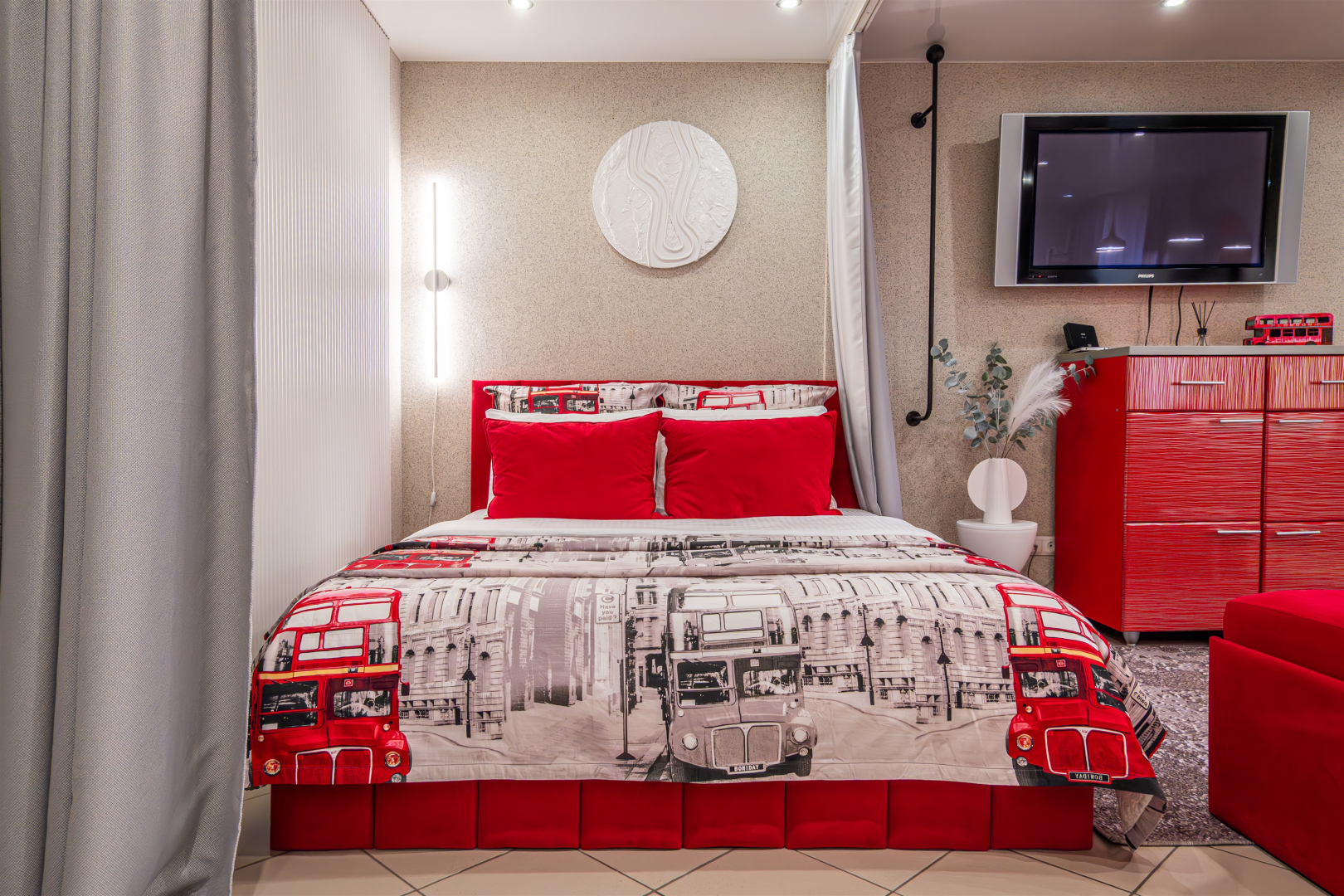 Квартира Red Bus Apartment na Mira