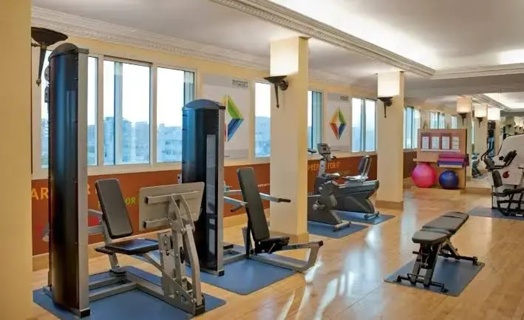 Sunday Suites Excelsior Hotel Deira