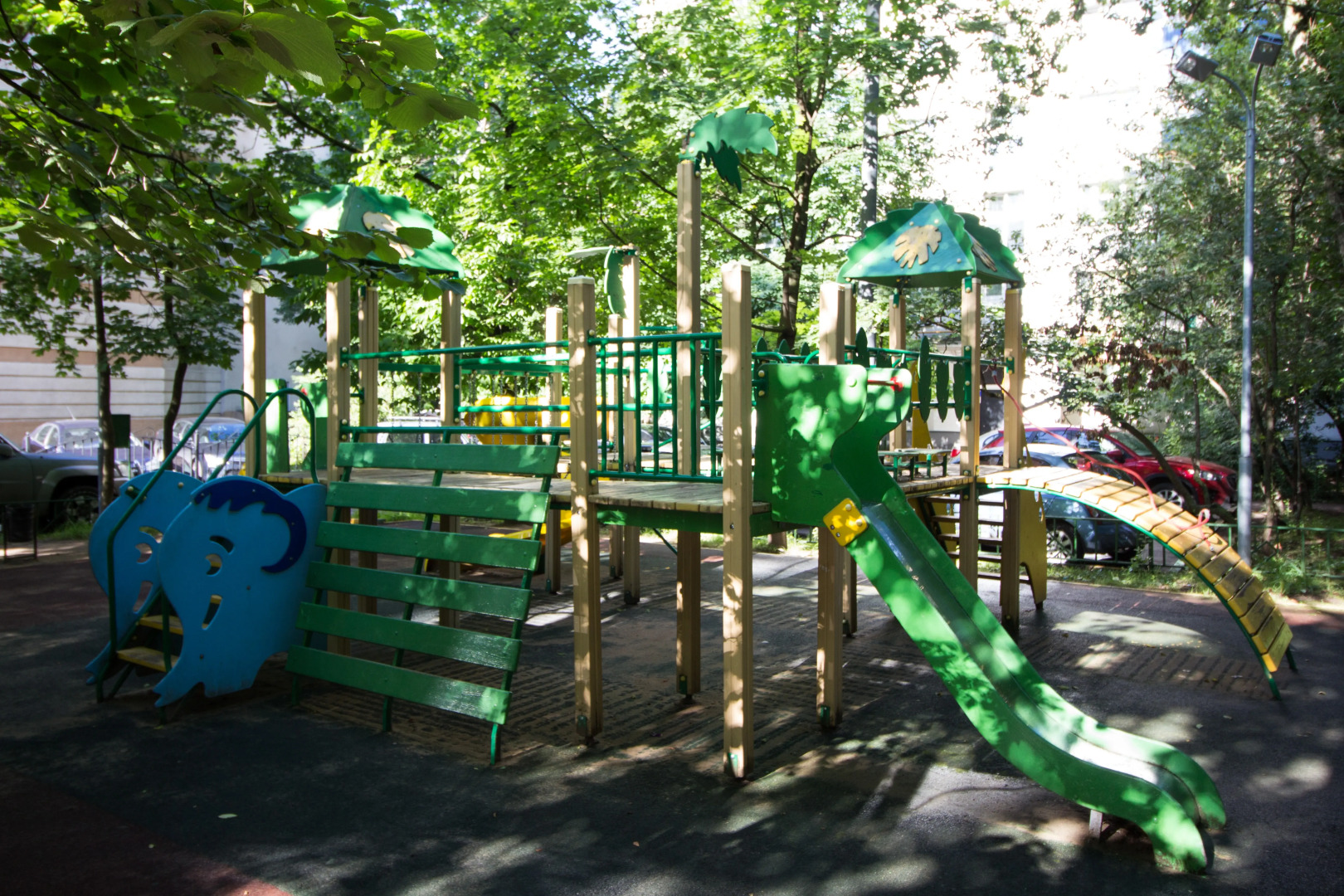 Апартаменты на Ельнинской 13